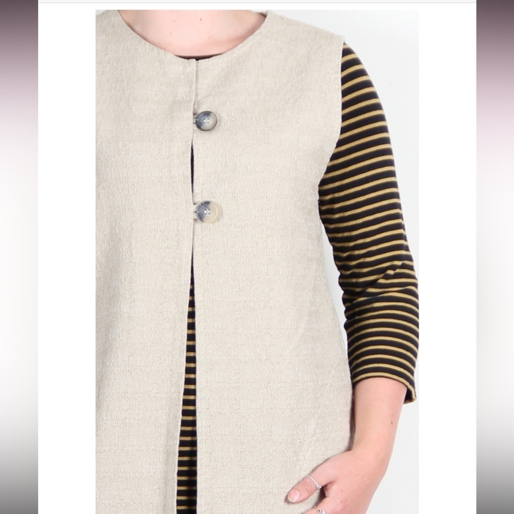 Cut Loose Canvas Texture Long Tunic
Vest with Pockets - Picture 3 of 15